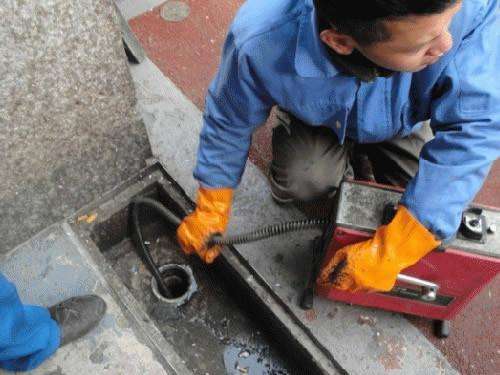 文教镇疏通下水道